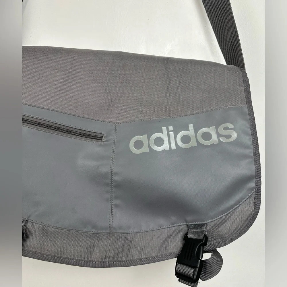 Adidas Laptop Messenger Bag Gray Shoulder Strap Padded Briefcase 329761 JDE002